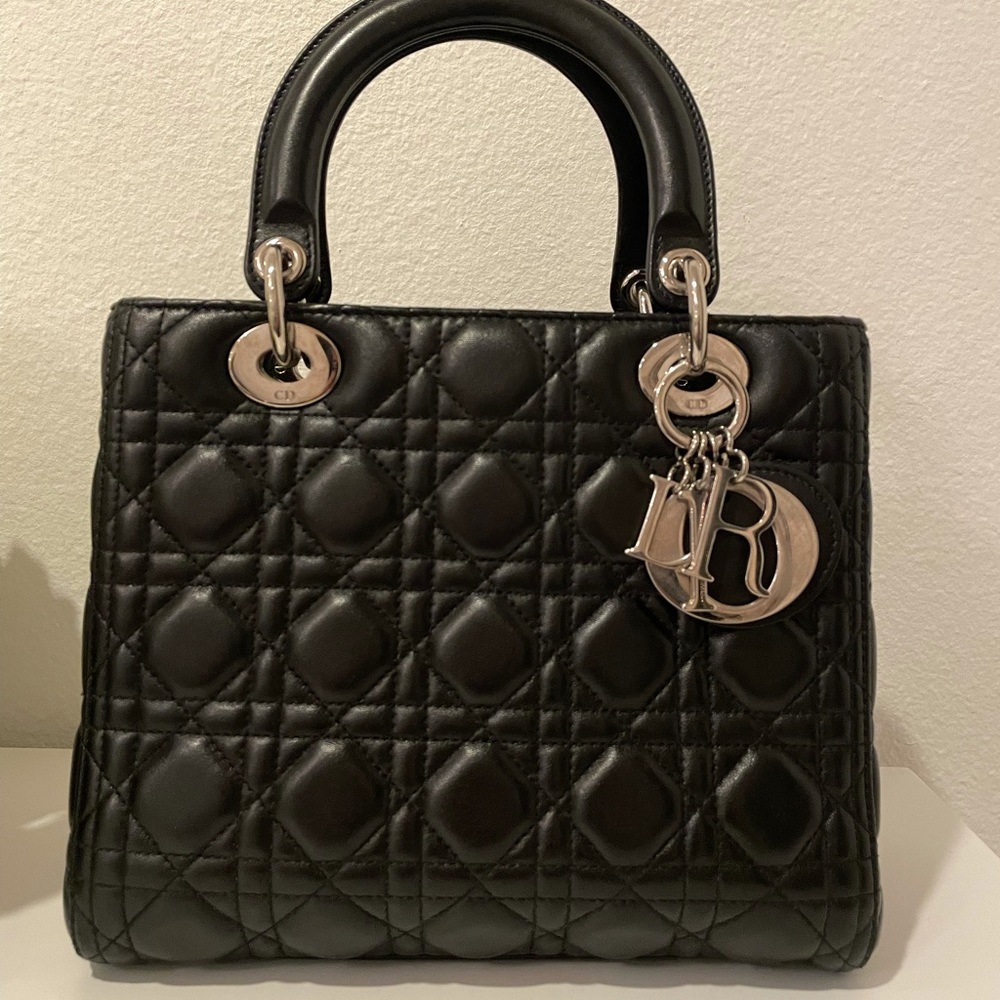 ❤️SOLD❤️Medium Lady Dior - Picture 3 of 17